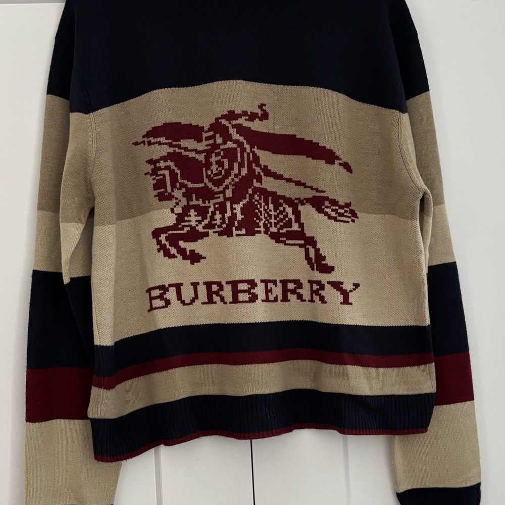 Burberry Men's Beige and Red Graphic Sweater